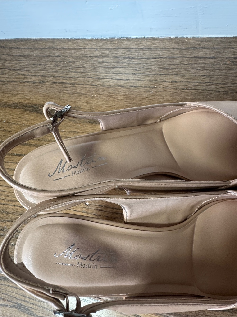 Classic Pointed-Toe Slingback Heels in Nude - Picture 3 of 4